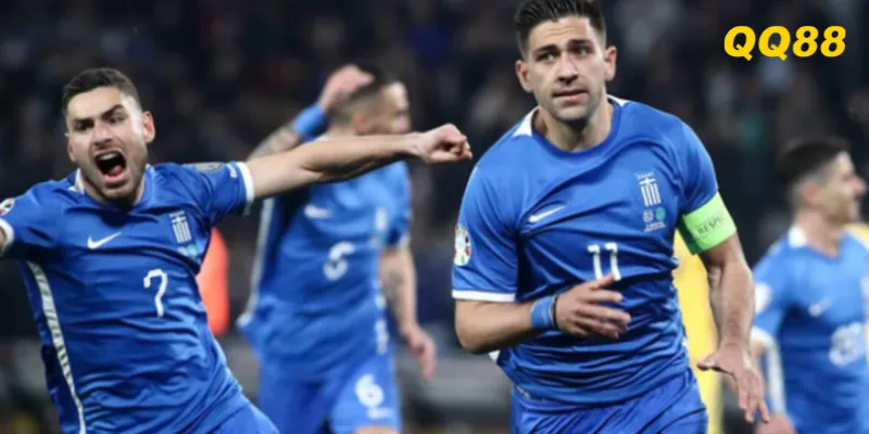 Hy Lạp siết chặt trung tuyến, kỳ vọng phản công từ Tzolis và Bakasetas.